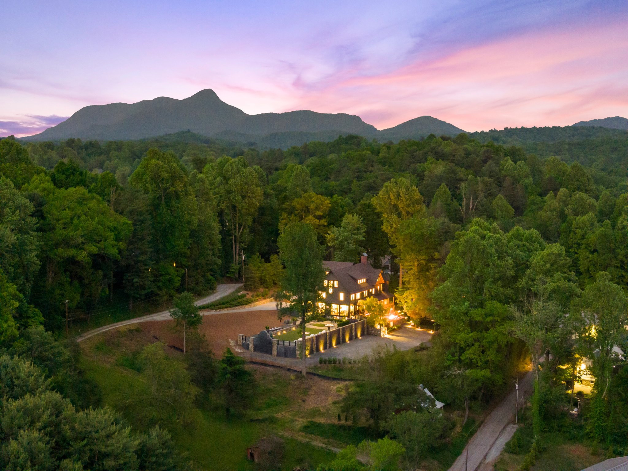 The Saluda Inn accommodations